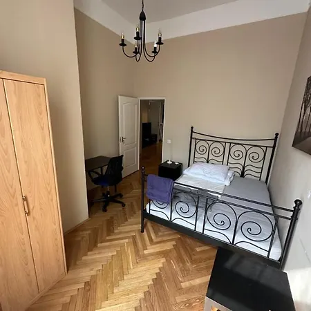 Colton Csengery Deluxe Budapest